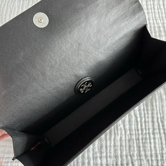 Tory Burch solid acrylic clutch - Picture 2 of 5